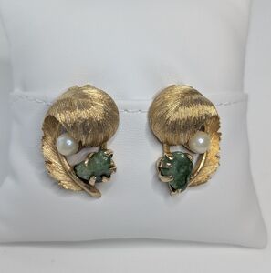 LISNER Jade & Faux Pearl Gold Clip On Vintage Earrings - Timeless Statement